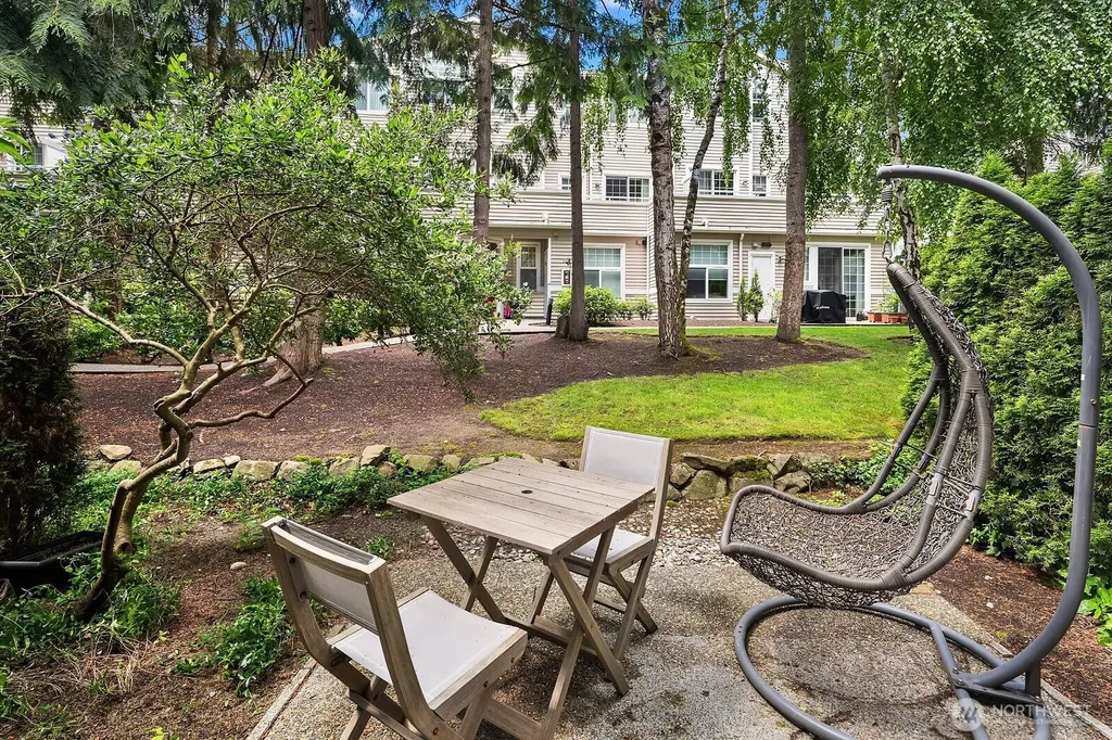 2020 132nd Avenue SE Bellevue WA 98005