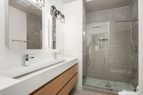 2020 132nd Avenue SE Bellevue WA 98005