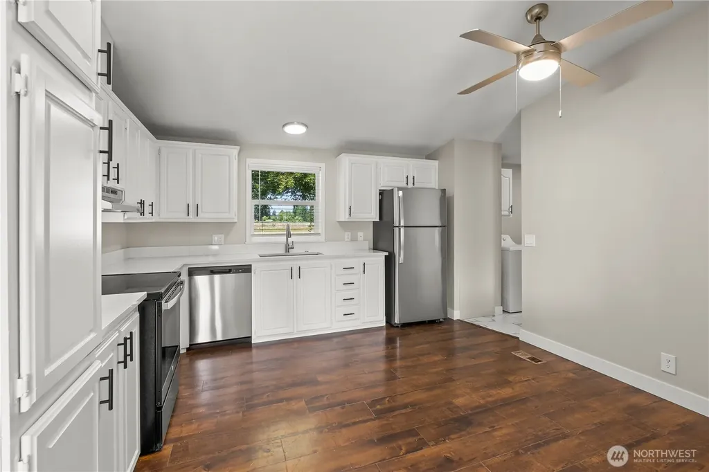 1112 Long Road Centralia WA 98531