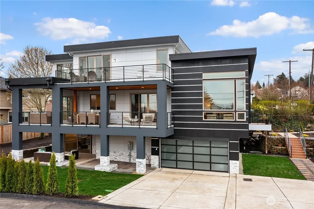 3202 Burnett Avenue N Renton WA 98056