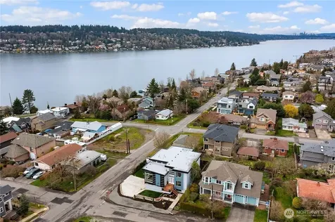 3202 Burnett Avenue N Renton WA 98056