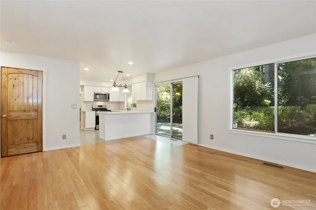 10715 Hillsboro Drive NW Silverdale WA 98383
