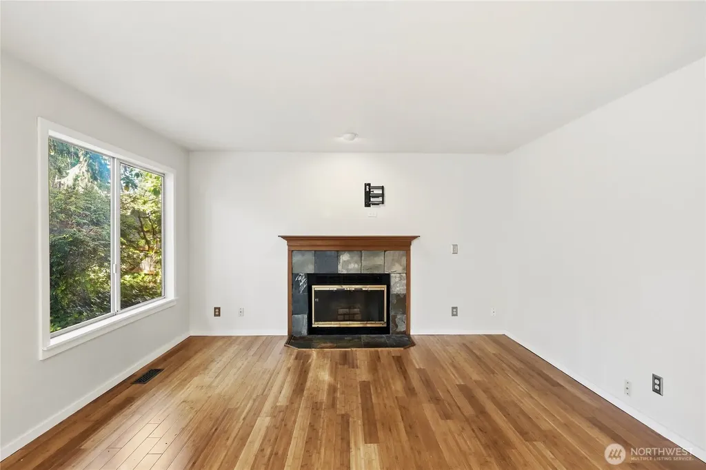 10715 Hillsboro Drive NW Silverdale WA 98383