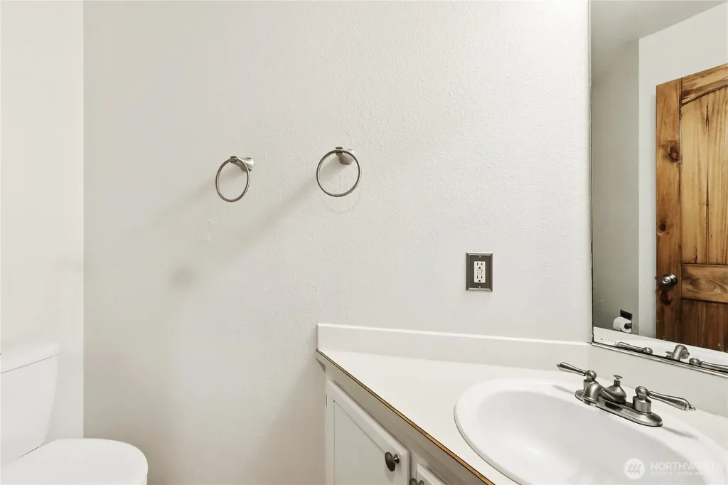 10715 Hillsboro Drive NW Silverdale WA 98383