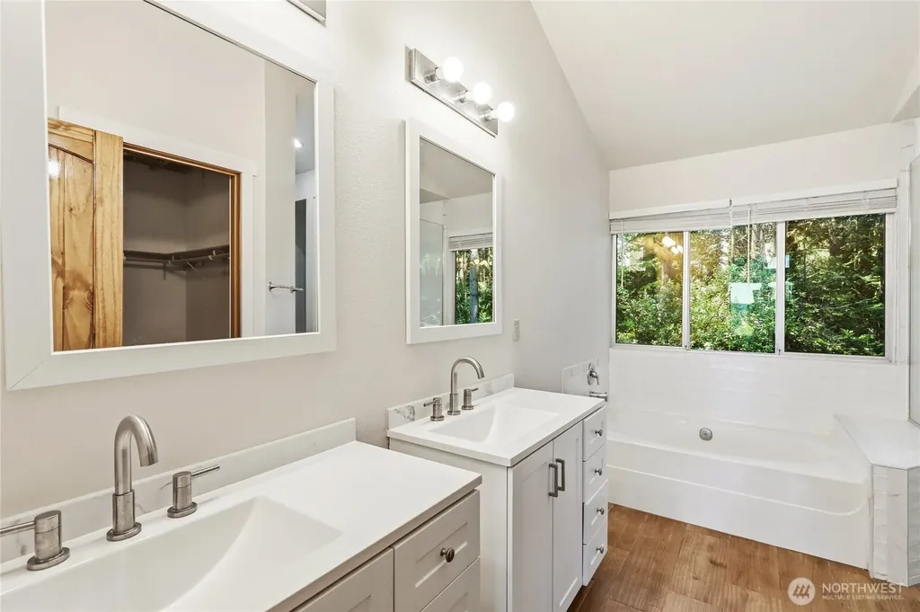 10715 Hillsboro Drive NW Silverdale WA 98383