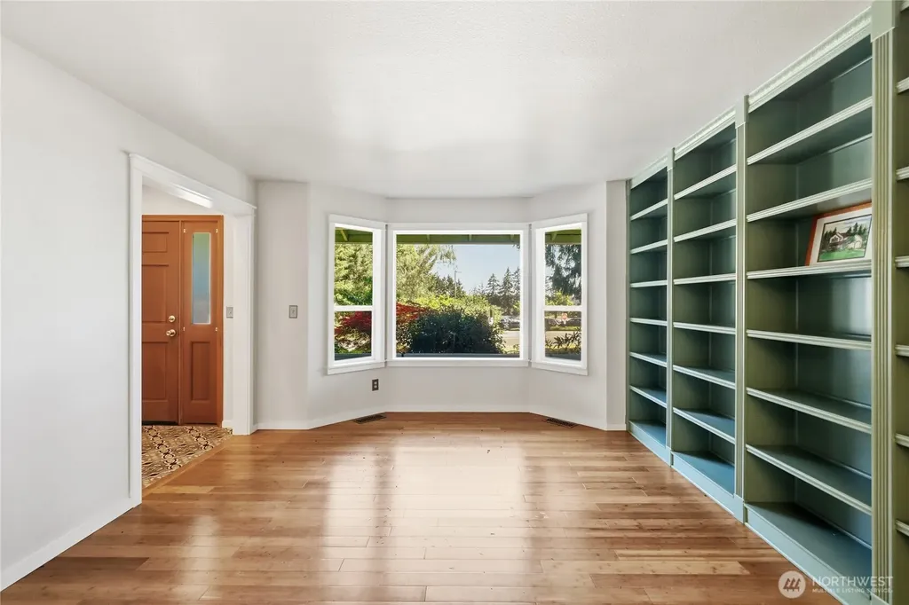 10715 Hillsboro Drive NW Silverdale WA 98383