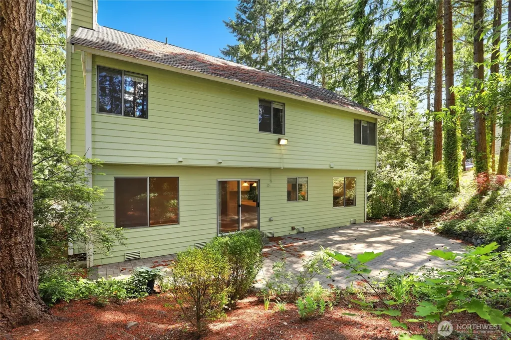 10715 Hillsboro Drive NW Silverdale WA 98383