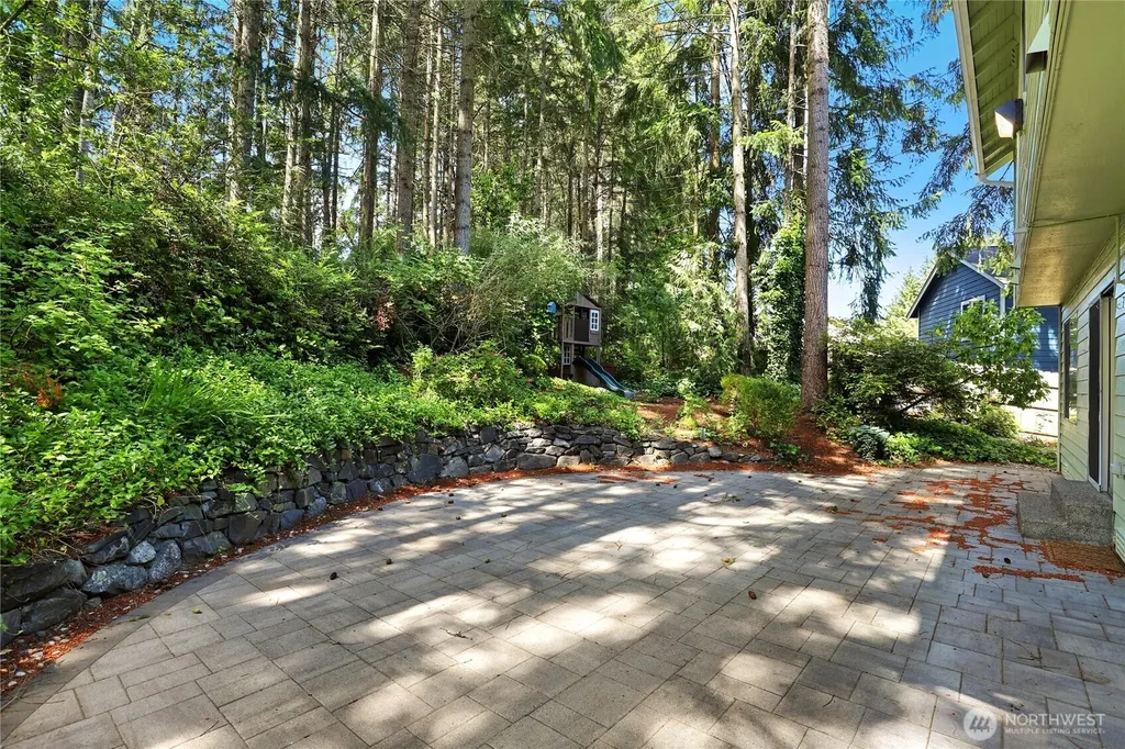 10715 Hillsboro Drive NW Silverdale WA 98383