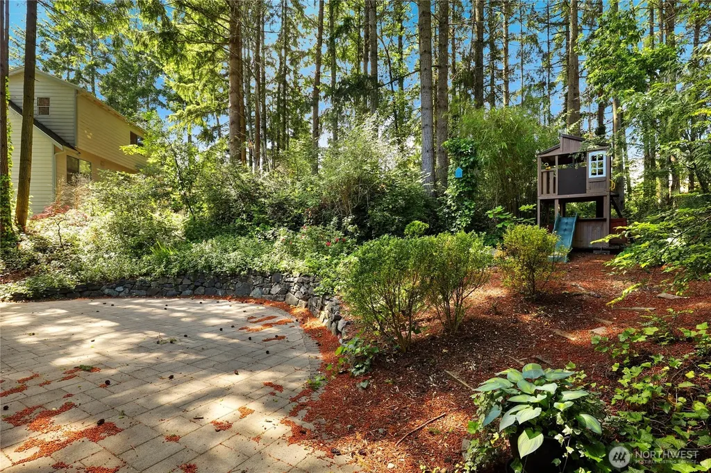 10715 Hillsboro Drive NW Silverdale WA 98383