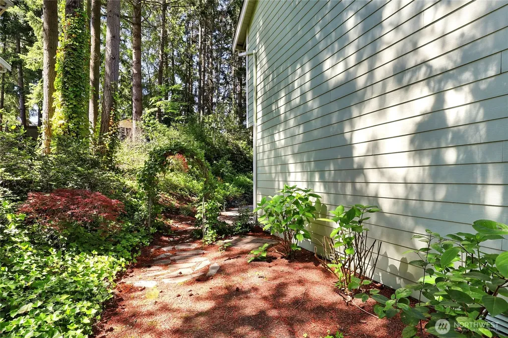 10715 Hillsboro Drive NW Silverdale WA 98383