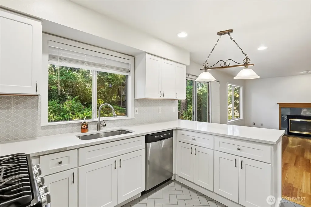 10715 Hillsboro Drive NW Silverdale WA 98383