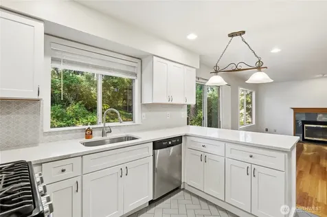 10715 Hillsboro Drive NW Silverdale WA 98383