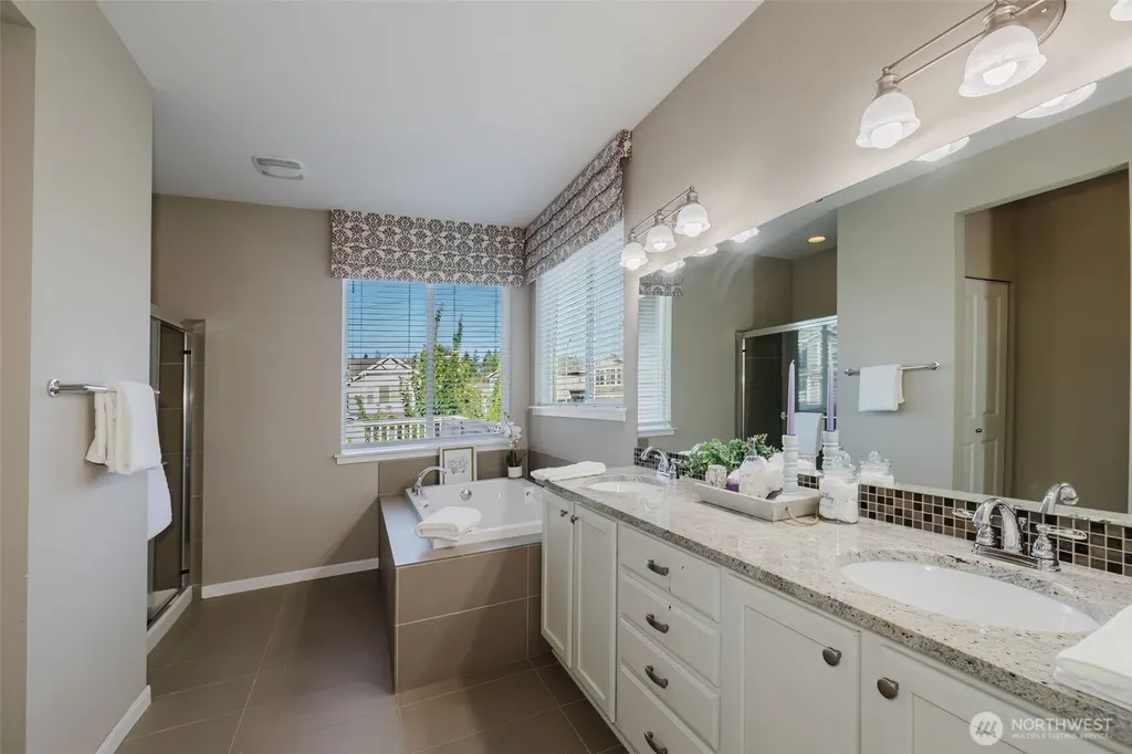34103 10th Court SW Federal Way WA 98023