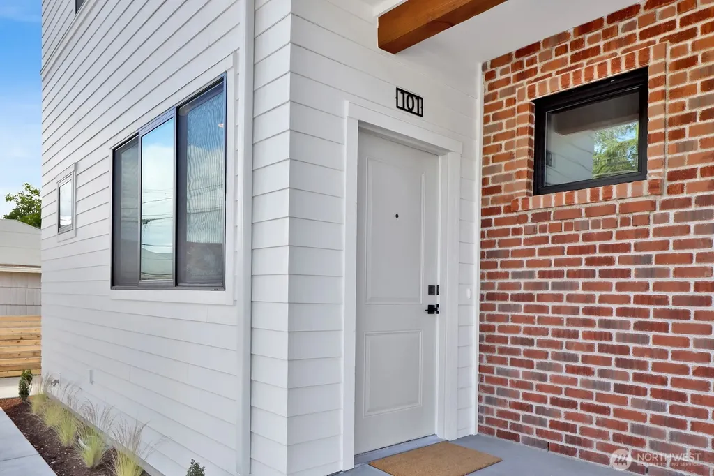 105 S 8th Street Lynden WA 98264