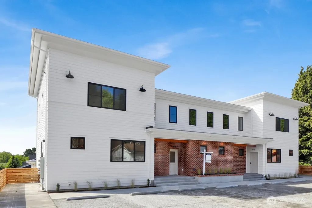 105 S 8th Street Lynden WA 98264