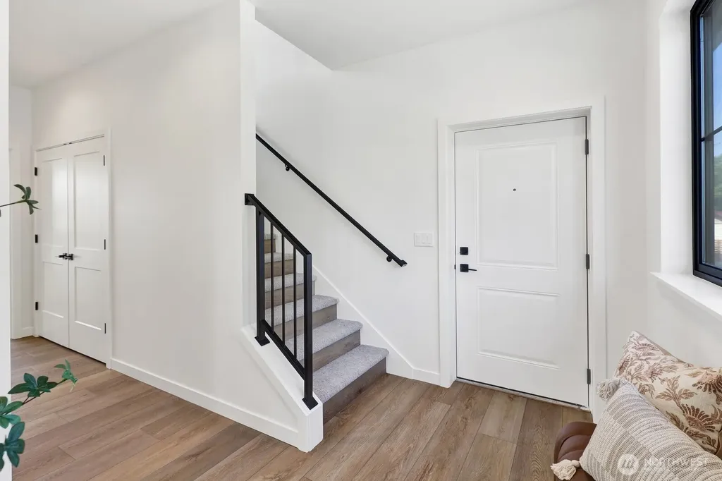 105 S 8th Street Lynden WA 98264