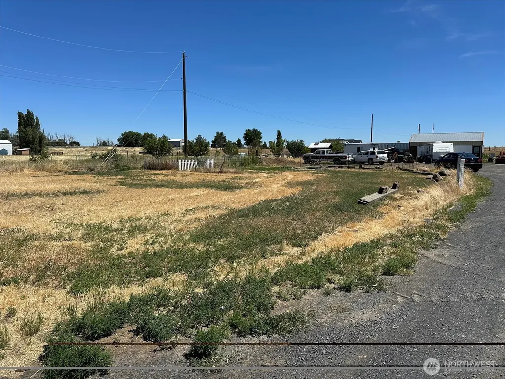 3801 Rd E NE Moses Lake WA 98837