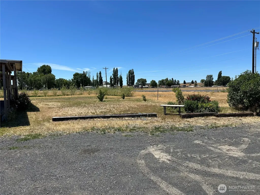 3801 Rd E NE Moses Lake WA 98837