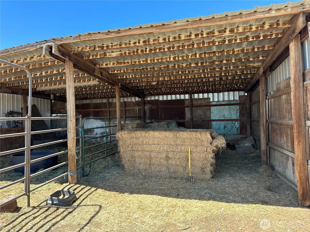 3801 Rd E NE Moses Lake WA 98837