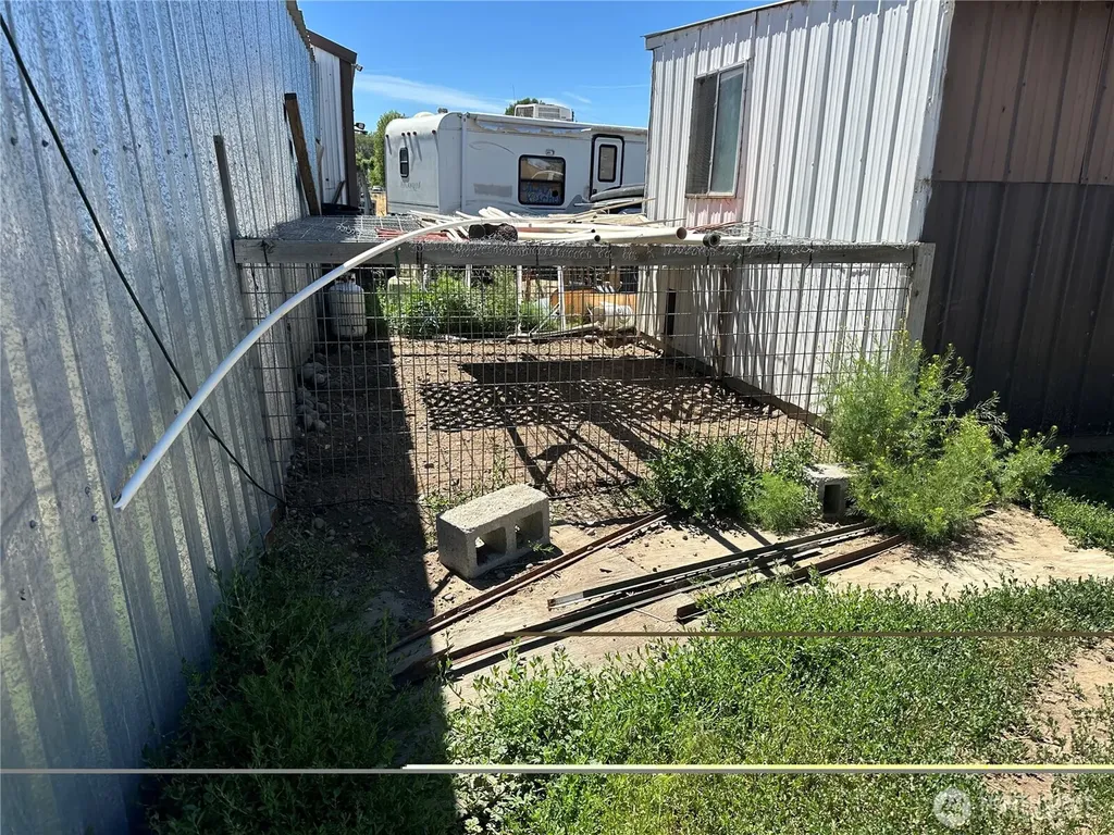 3801 Rd E NE Moses Lake WA 98837