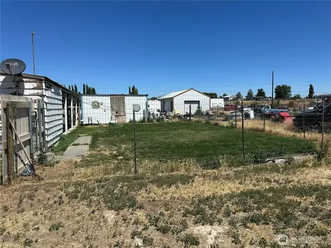 3801 Rd E NE Moses Lake WA 98837