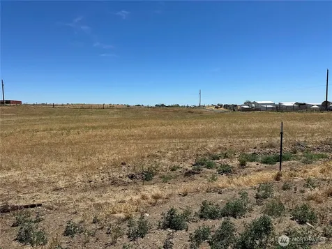 3801 Rd E NE Moses Lake WA 98837