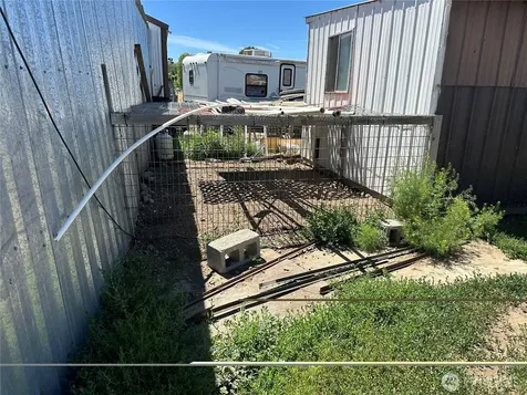 3801 Rd E NE Moses Lake WA 98837