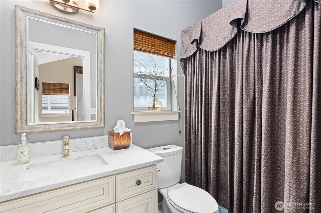 3414 33rd Avenue SW Seattle WA 98126