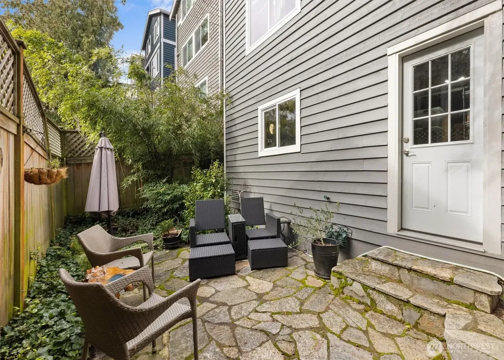 3414 33rd Avenue SW Seattle WA 98126