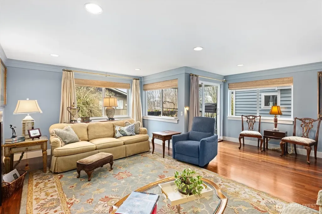 3414 33rd Avenue SW Seattle WA 98126