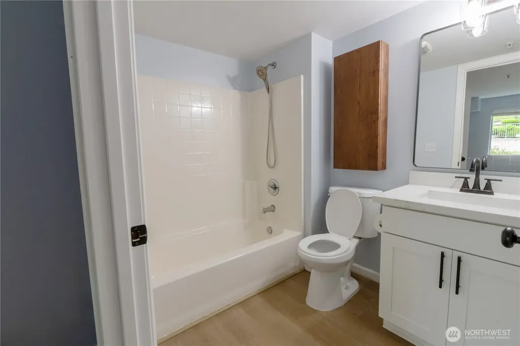 10709 Valley View Road Bothell WA 98011