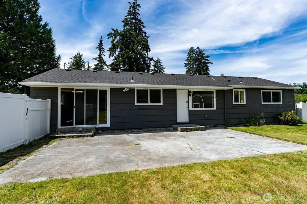 3 Fir Glen Drive SW Lakewood WA 98498