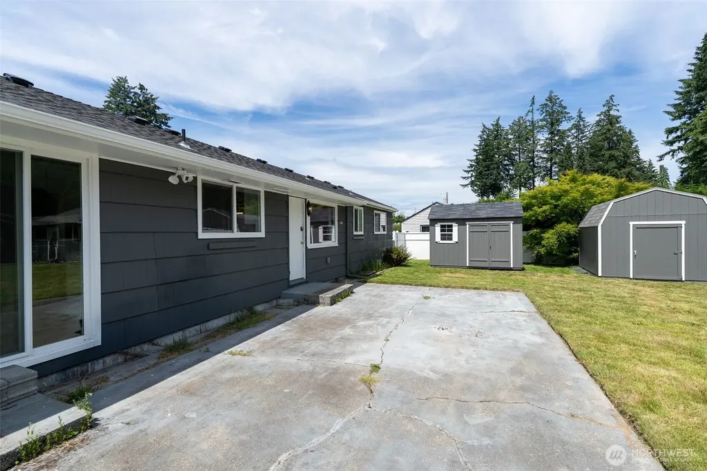 3 Fir Glen Drive SW Lakewood WA 98498