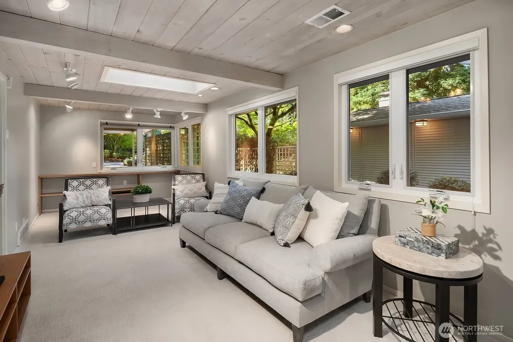 4414 184th Avenue NE Issaquah WA 98027