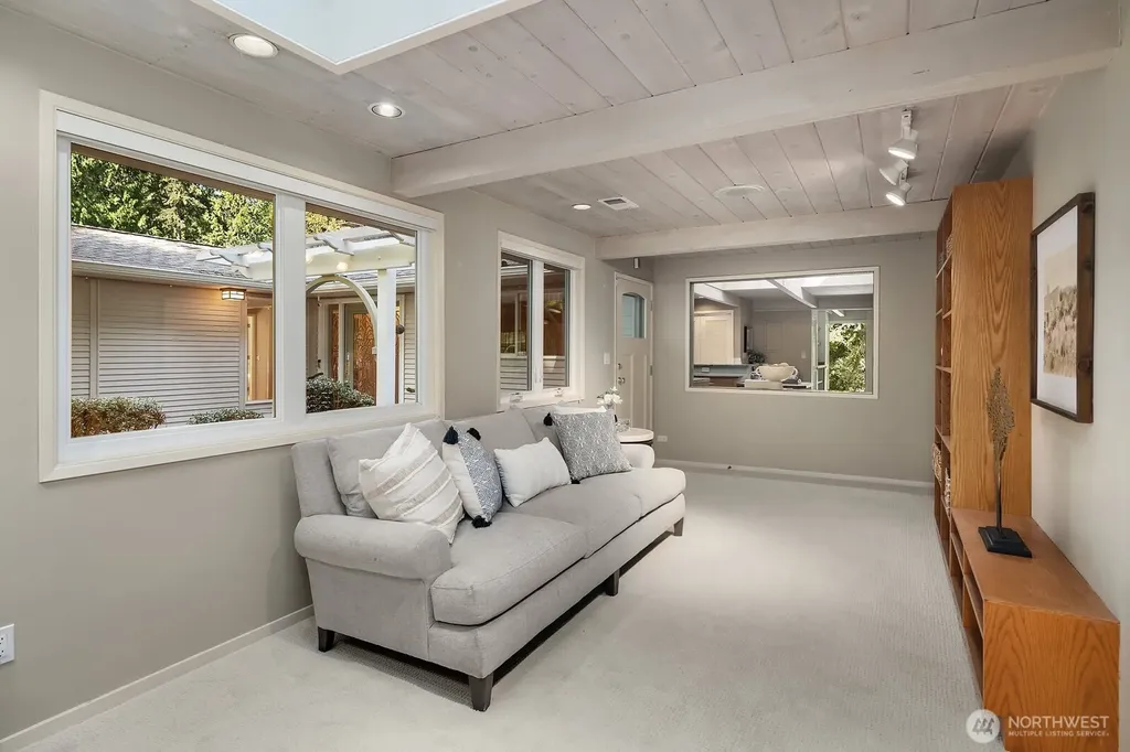 4414 184th Avenue NE Issaquah WA 98027