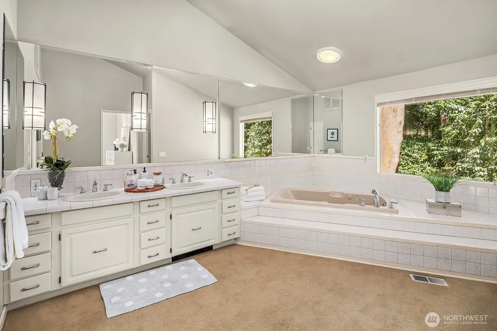4414 184th Avenue NE Issaquah WA 98027