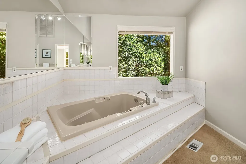4414 184th Avenue NE Issaquah WA 98027