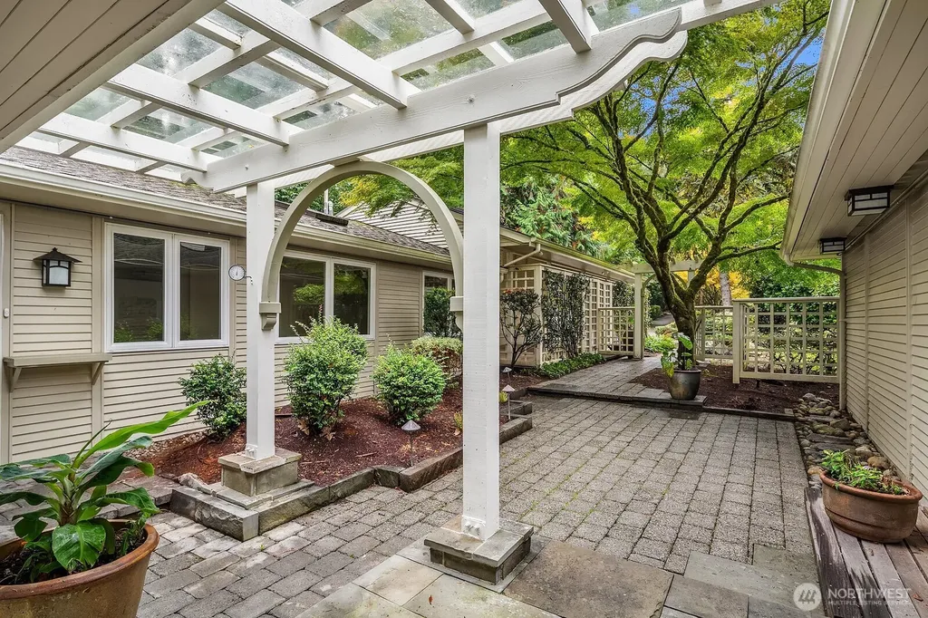 4414 184th Avenue NE Issaquah WA 98027