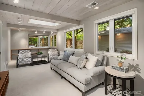 4414 184th Avenue NE Issaquah WA 98027