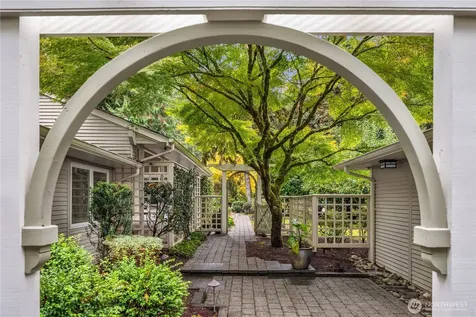 4414 184th Avenue NE Issaquah WA 98027