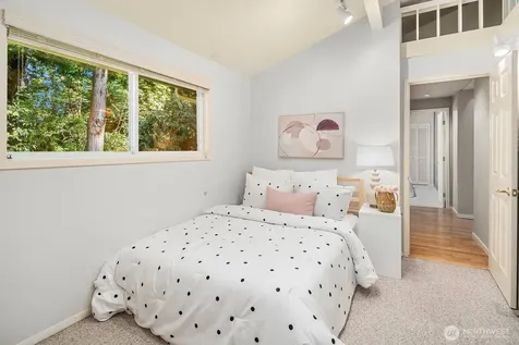 4414 184th Avenue NE Issaquah WA 98027