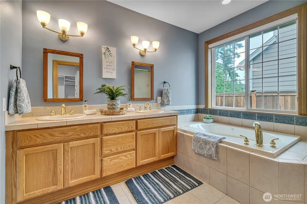 17211 136th Avenue Ct E Puyallup WA 98374