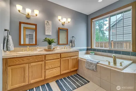17211 136th Avenue Ct E Puyallup WA 98374