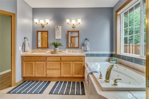 17211 136th Avenue Ct E Puyallup WA 98374