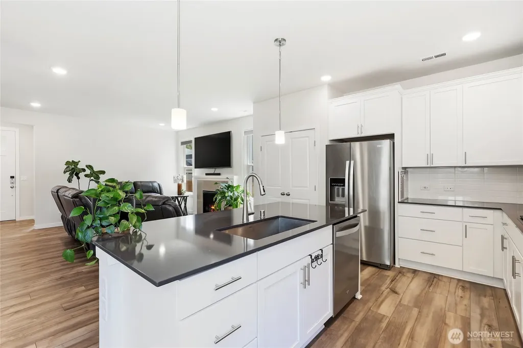 1797 Ashby Avenue NW Poulsbo WA 98370