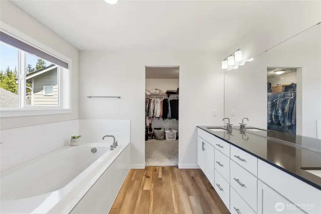 1797 Ashby Avenue NW Poulsbo WA 98370