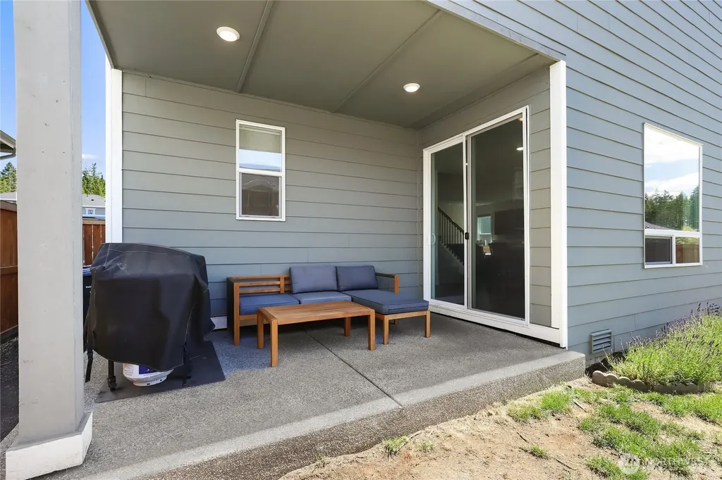 1797 Ashby Avenue NW Poulsbo WA 98370