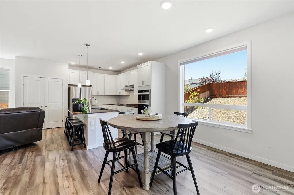 1797 Ashby Avenue NW Poulsbo WA 98370