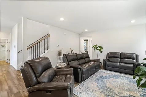 1797 Ashby Avenue NW Poulsbo WA 98370