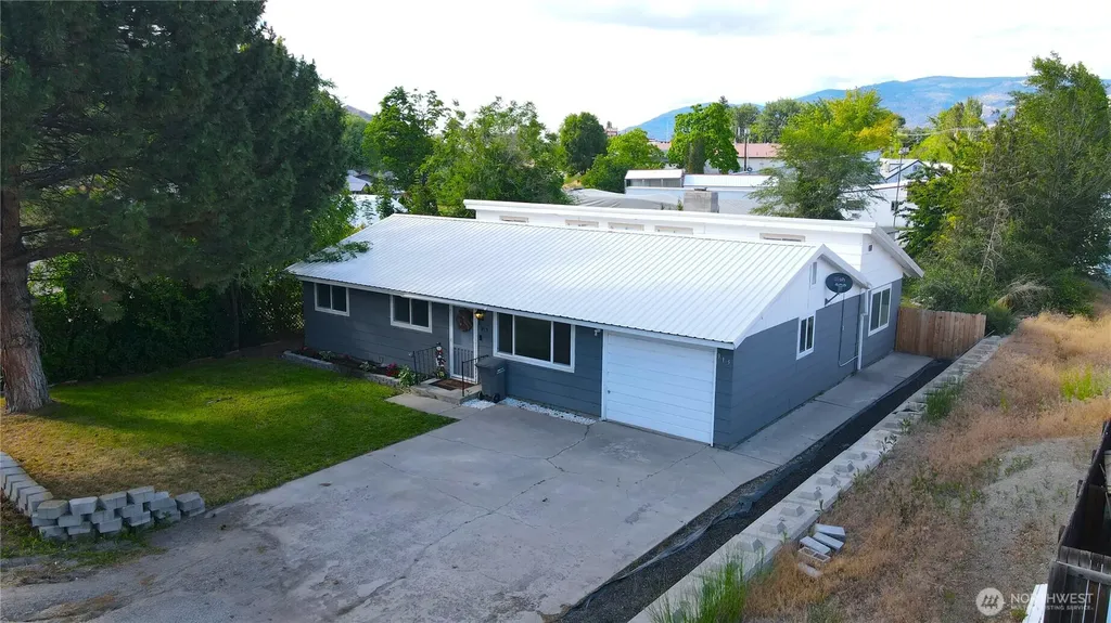915 19th Avenue Oroville WA 98844